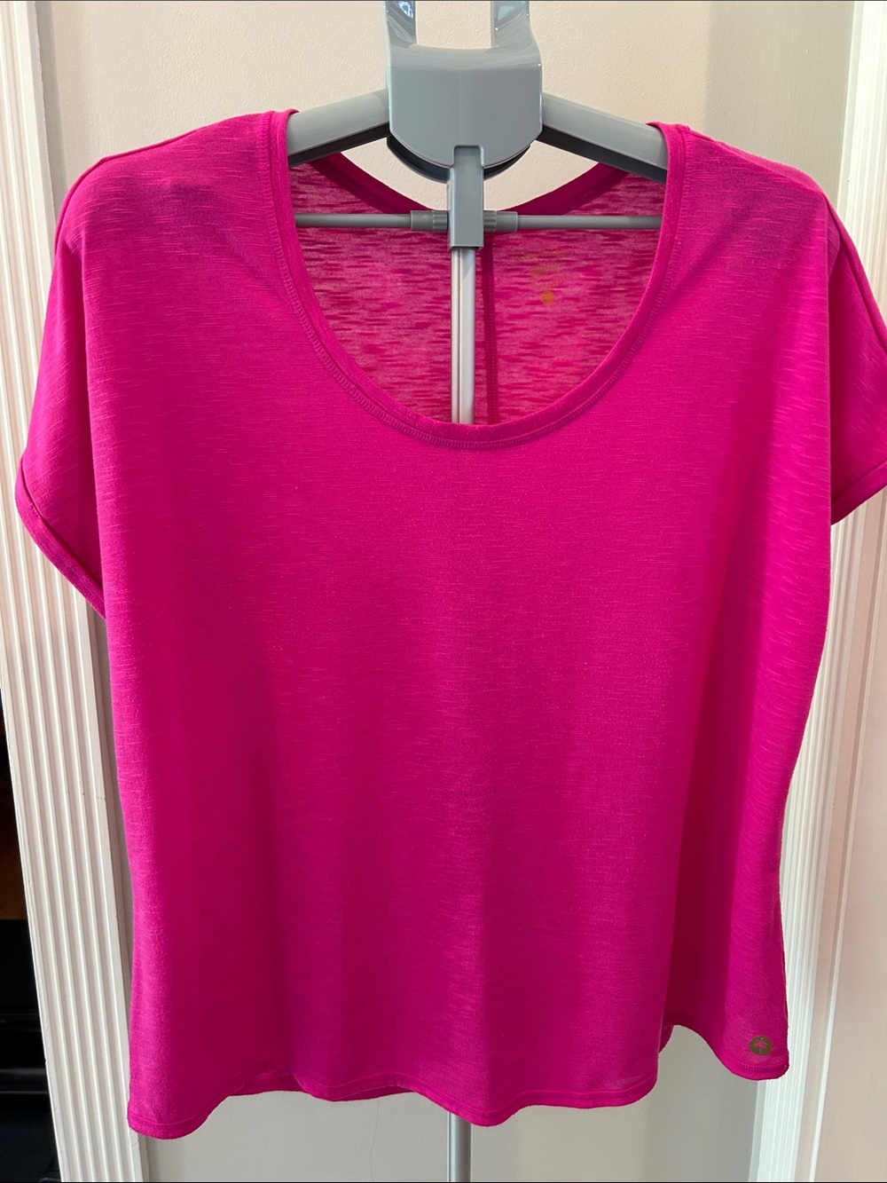 Lilly Pulitzer Fuchsia Scoop Neck Short Sleeve Tee high-low hem